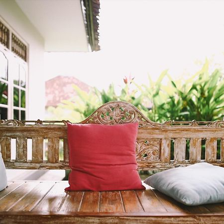 Swan House Canggu Hotel Bagian luar foto